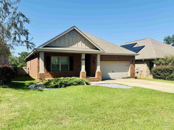 3571 Whitetail Ln, Pensacola, FL 32526