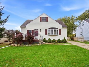 83 Colonial Drive W, Tonawanda, NY 14150
