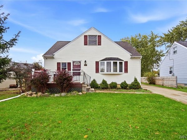 83 Colonial Drive W, Tonawanda, NY 14150