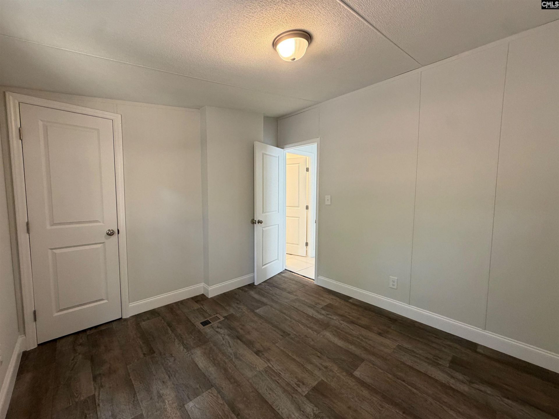 19 Wayside Lane Photo 32