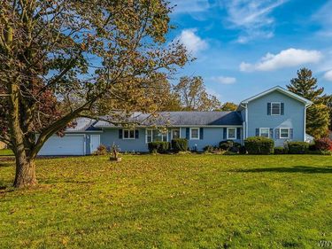 5623 Bridgeman Road , Sanborn, NY 14132