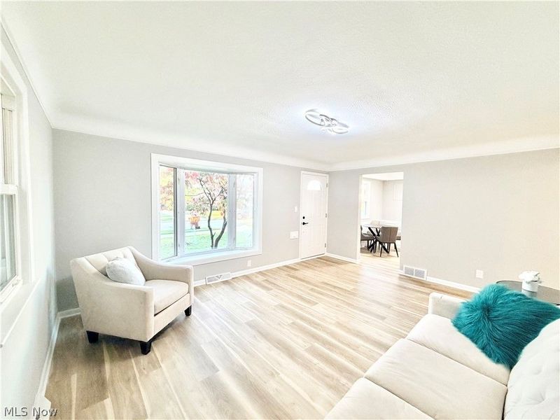 8409 Wainstead Drive, Parma, OH 44129 Photo 4