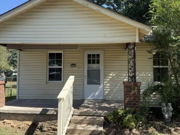 527 S 44th West Avenue , Tulsa, OK 74127