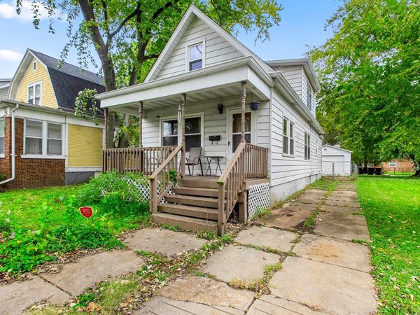 1712 W AYRES Avenue, Peoria, IL 61606