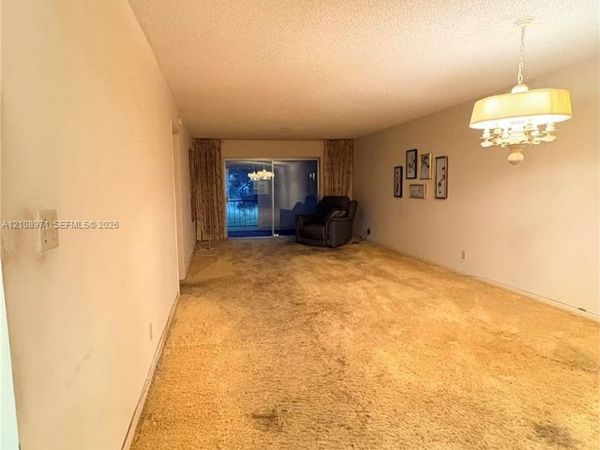 6100 NW 44th St , Unit 208, Lauderhill, FL 33319