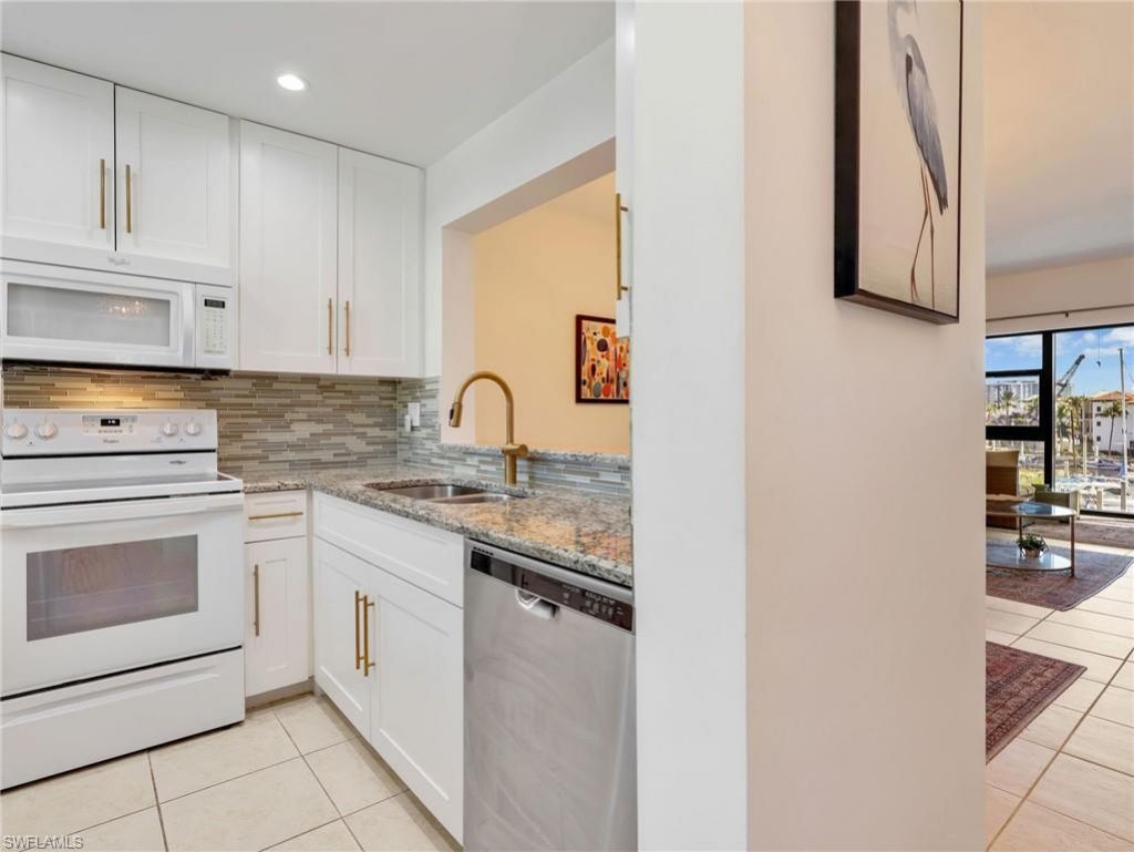801 River Point Dr , Unit 203A, Naples, FL 34102 Photo