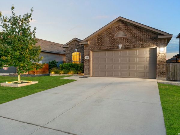 8240 BREEZY CV, Selma, TX 78154