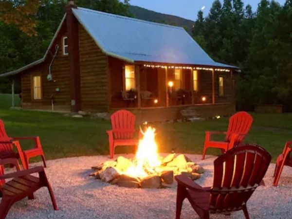 2582 Smithfield Rd , Tellico Plains, TN 37385
