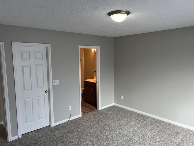 933 Autumn Court, Trenton, OH 45067 Photo 3