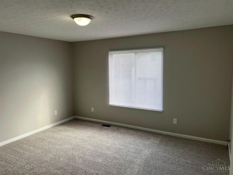 933 Autumn Court, Trenton, OH 45067 Photo 4