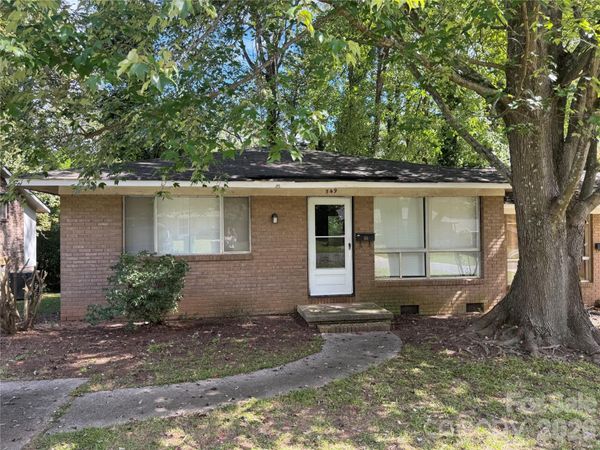 549 Blendwood Drive, Charlotte, NC 28215