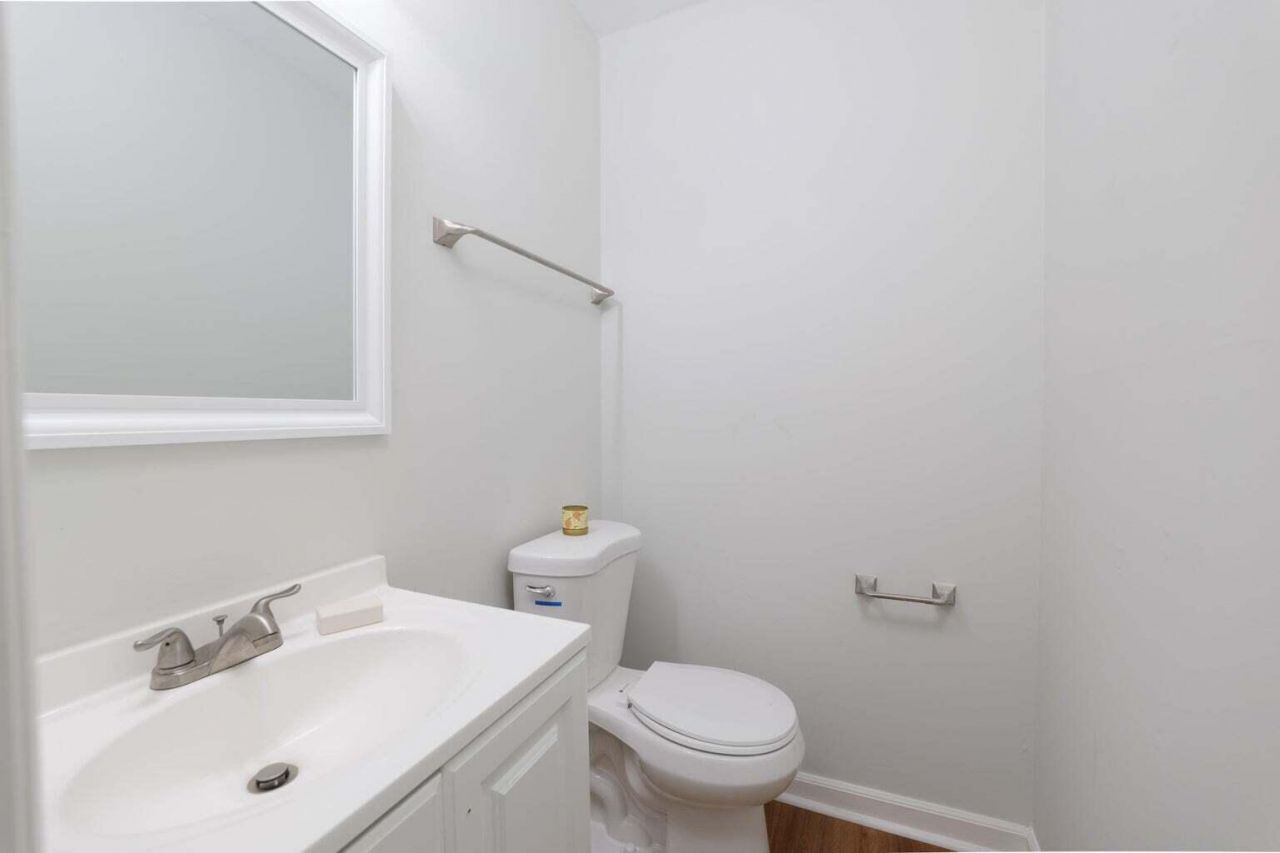 4428 Jenwood Street Photo 10