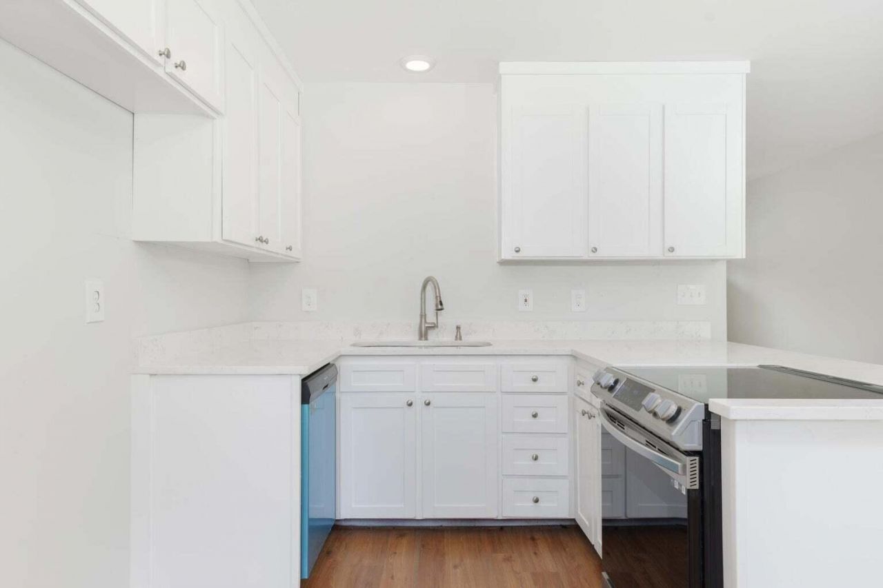 4428 Jenwood Street Photo 5