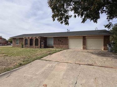 901 NW Columbia Ave, Lawton, OK 73507