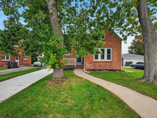 1409 Meadowbrook Blvd, Mount Pleasant, WI 53405