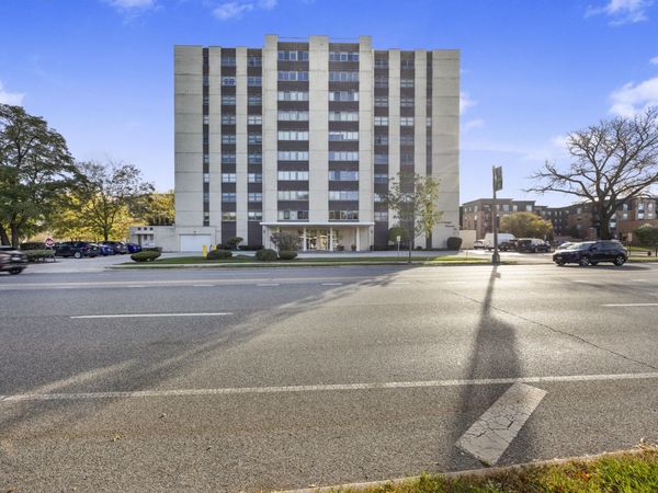 141 N LA GRANGE Road , Unit 901, La Grange, IL 60525