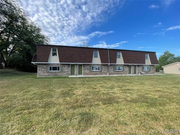 1 Maple Hills Townhouse Drive , Warrenton, MO 63383