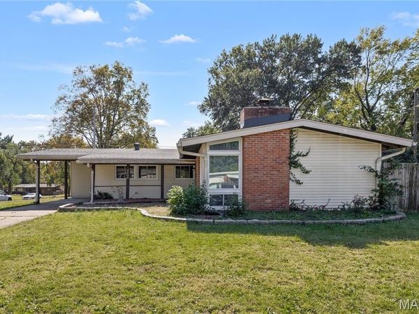 2200 Saint Catherine Street, Florissant, MO 63033