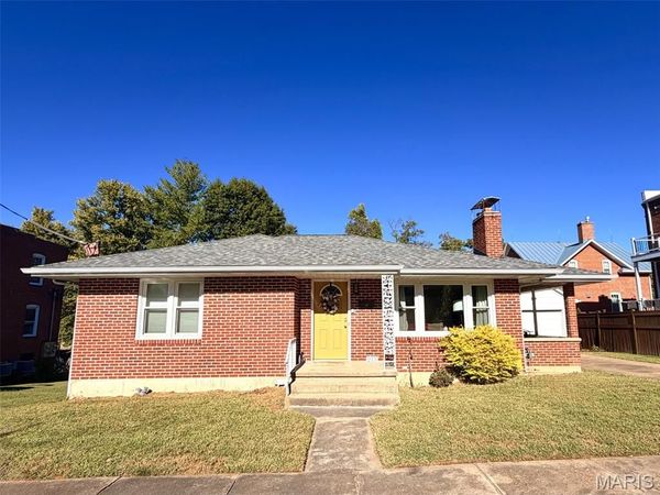 215 E 4th Street , Washington, MO 63090