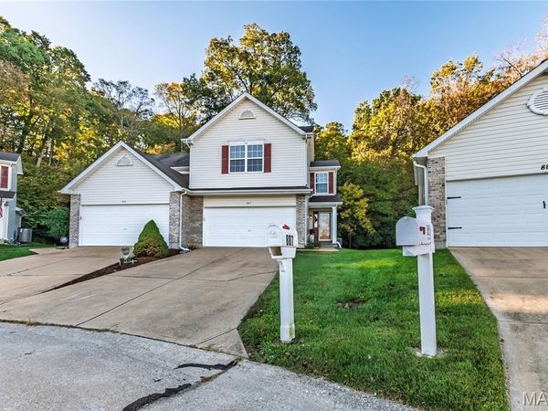 887 Caleb Crossing, Fenton, MO 63026