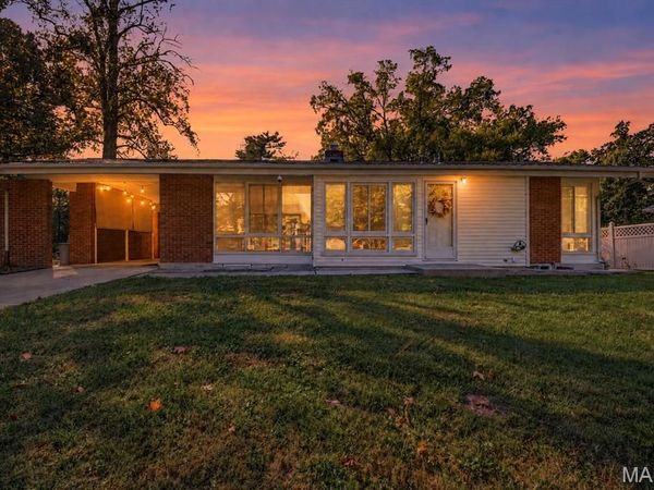 749 W Jewel Avenue, Kirkwood, MO 63122