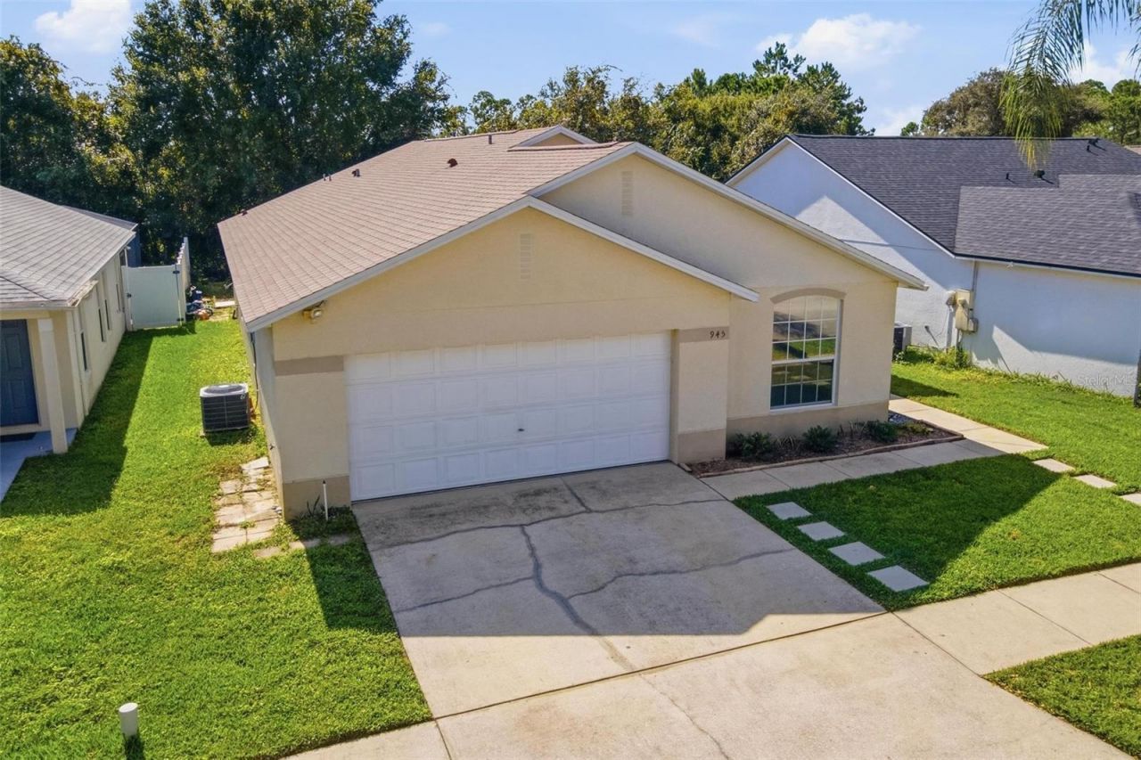 945 Clear Creek Circle , Clermont, FL 34714 Photo