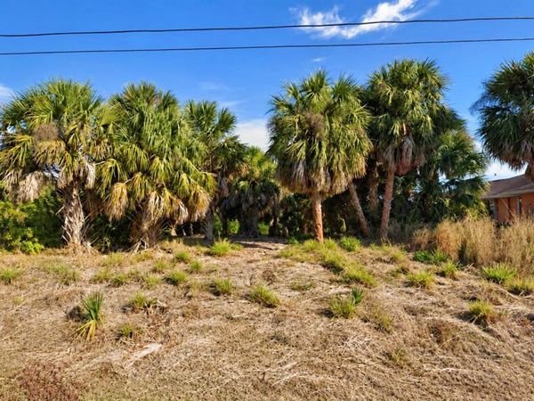 18034 AVONSDALE CIRCLE , PORT CHARLOTTE, FL 33948