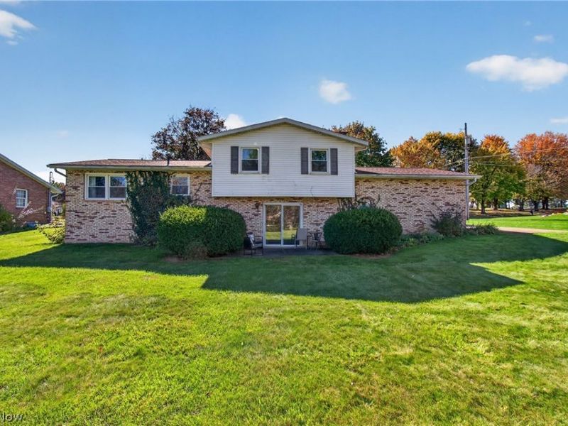 7447 Jimmie Street SW, Massillon, OH 44646 Photo 2