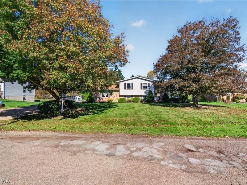 7447 Jimmie Street SW, Massillon, OH 44646 Photo 4