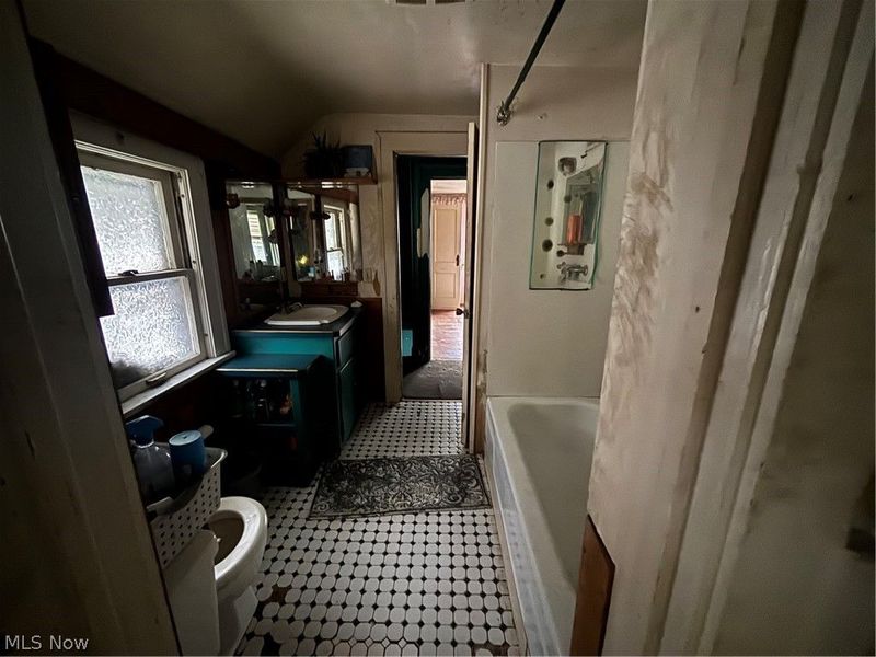 854 Keeney Street, Akron, OH 44310 Photo 18