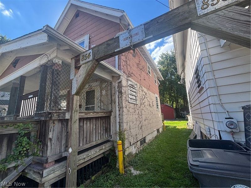 854 Keeney Street, Akron, OH 44310 Photo 2