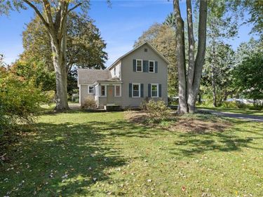 1585 Creek Street, Rochester, NY 14625