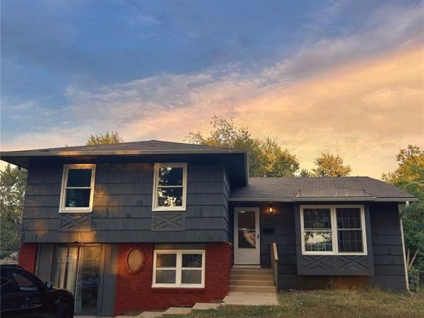 8901 Blue Ridge Boulevard, Kansas City, MO 64138