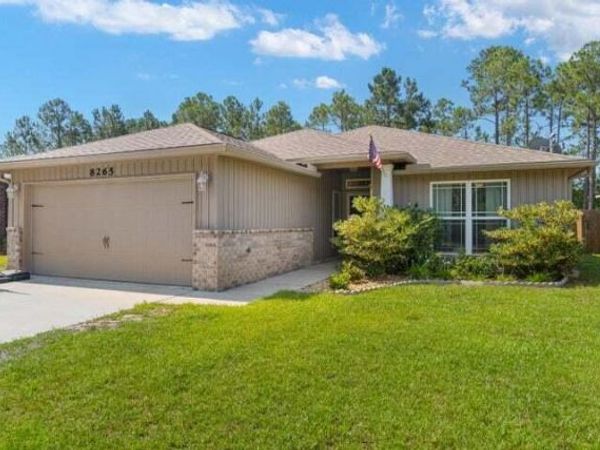 8265 Sierra Street, Navarre, FL 32566