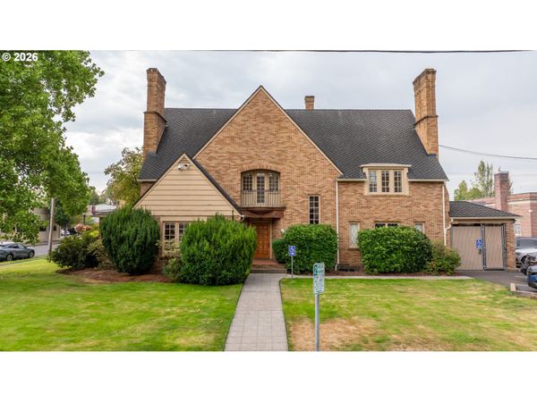 536 NE 5TH ST, McMinnville, OR 97128