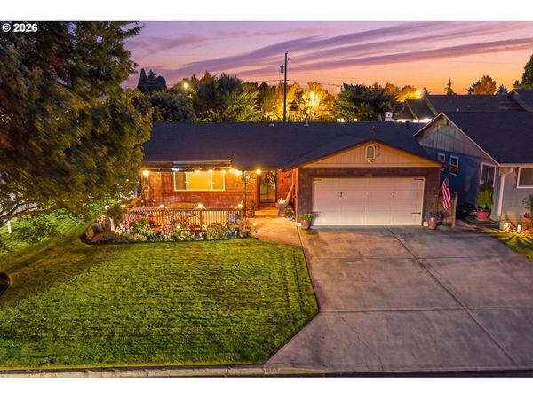 1700 RAINIER RD, Woodburn, OR 97071