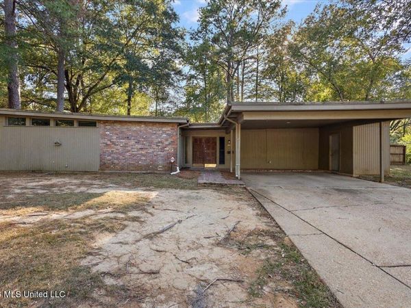 5365 Jamaica Drive, Jackson, MS 39211