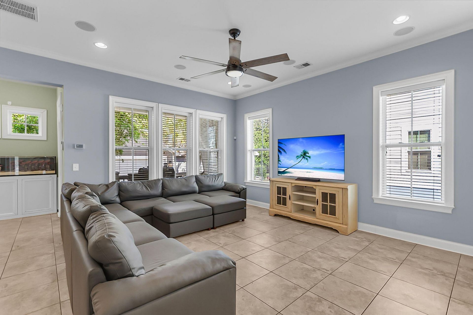 3664 Shutesbury Street Photo 19