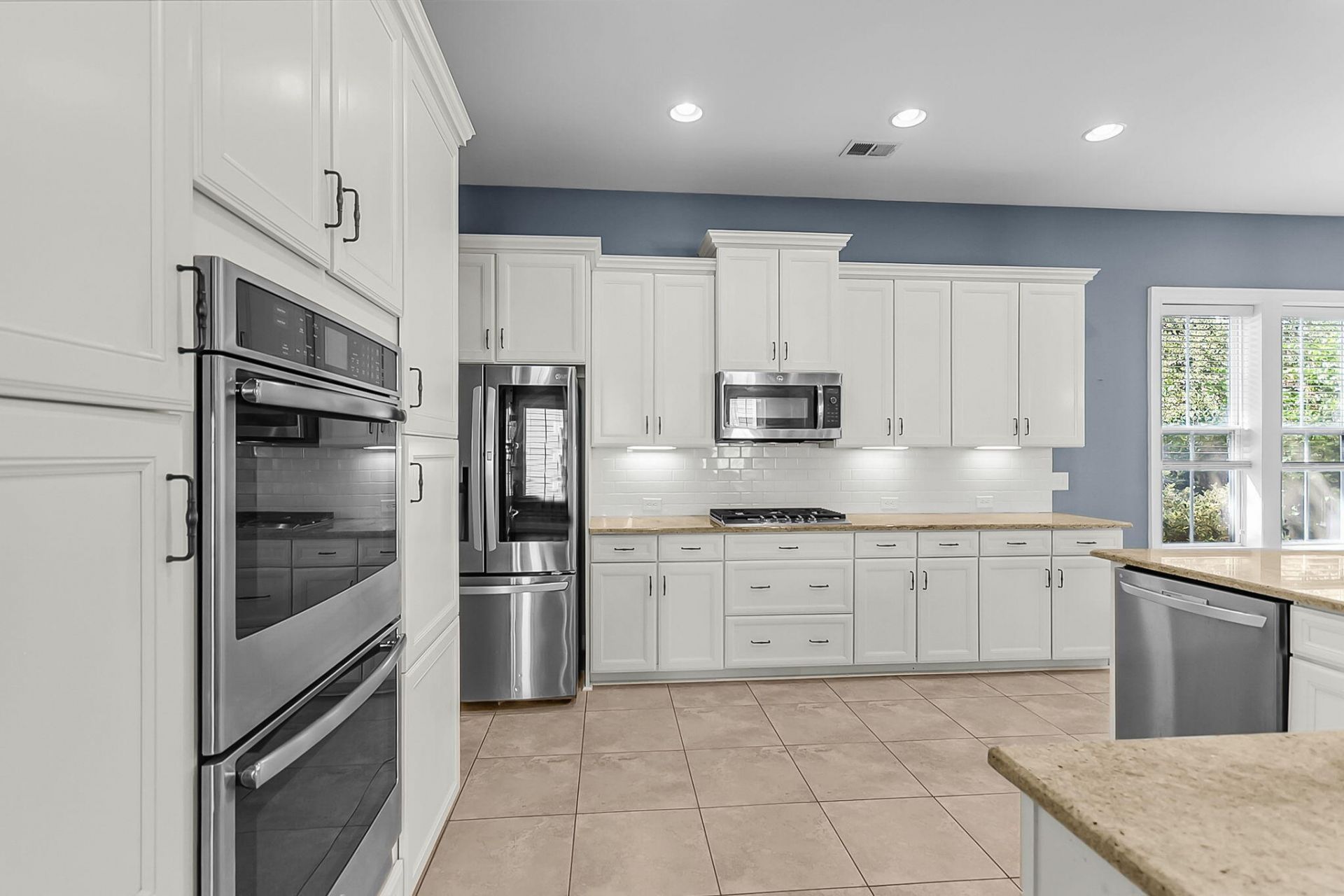 3664 Shutesbury Street Photo 6