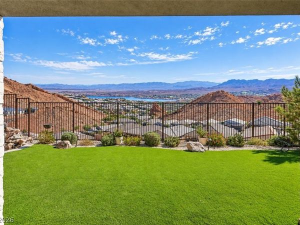 48 Tatahatso Point Street , Henderson, NV 89011