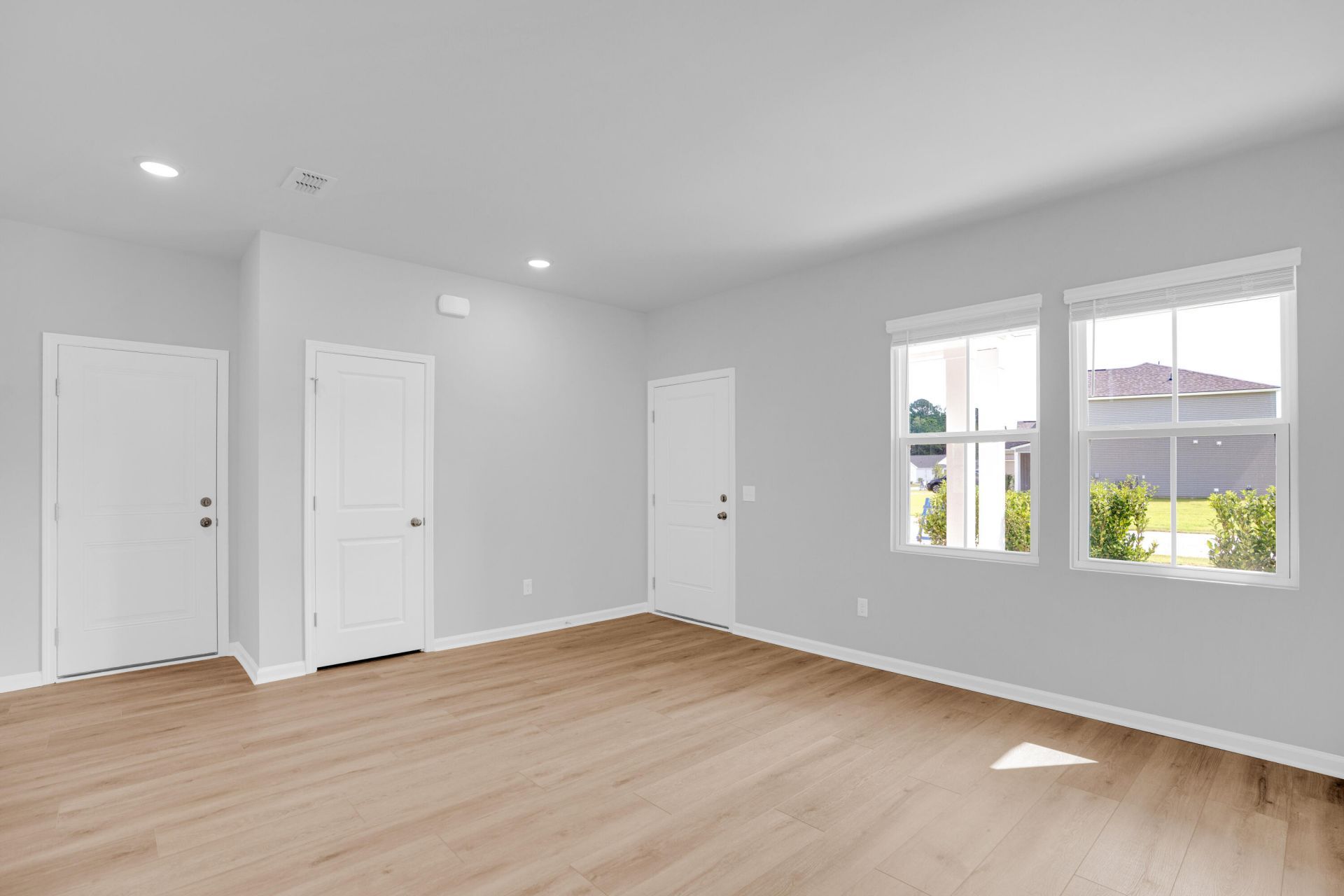 873 Meadowbrook Lane Photo 4