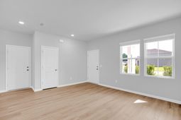 873 Meadowbrook Lane photo 4