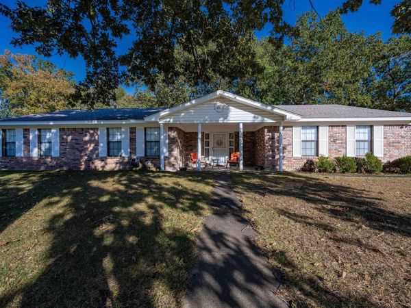 1001 Cara Jane Dr, Redfield, AR 72132