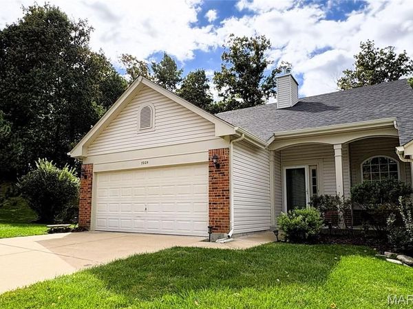 7225 Tournament Drive, St Louis, MO 63129