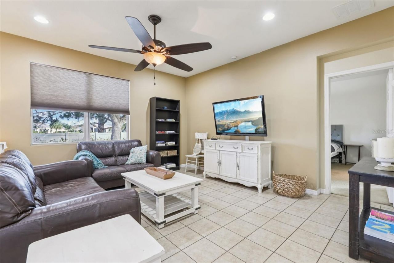 1689 Strathmore Circle , Mount Dora, FL 32757 Photo