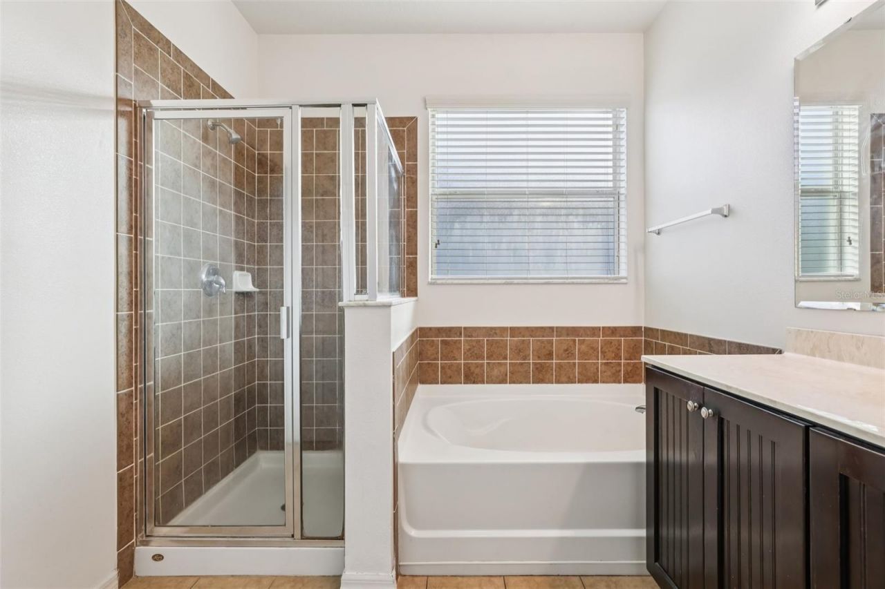1689 Strathmore Circle , Mount Dora, FL 32757 Photo