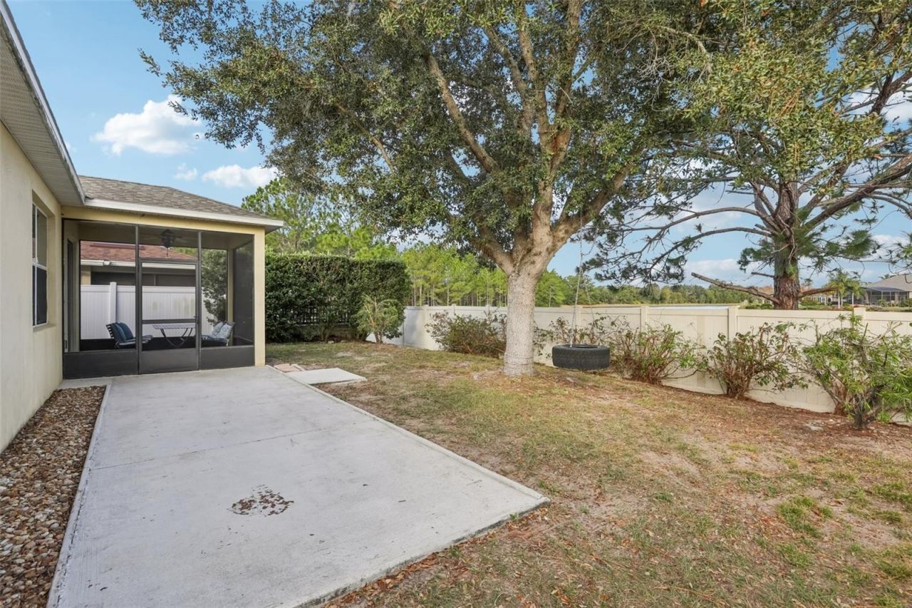 1689 Strathmore Circle , Mount Dora, FL 32757 Photo
