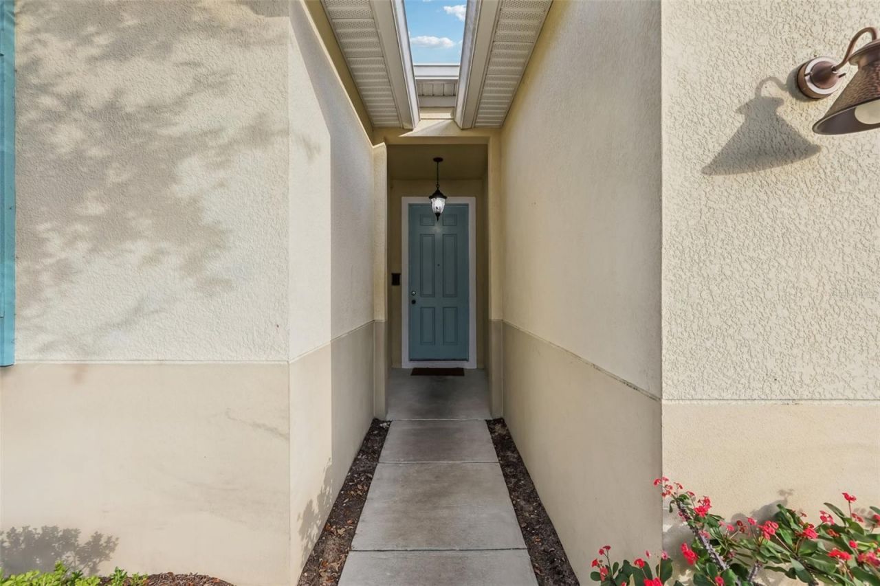 1689 Strathmore Circle , Mount Dora, FL 32757 Photo