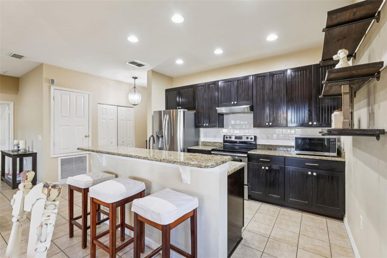 1689 Strathmore Circle , Mount Dora, FL 32757 Photo