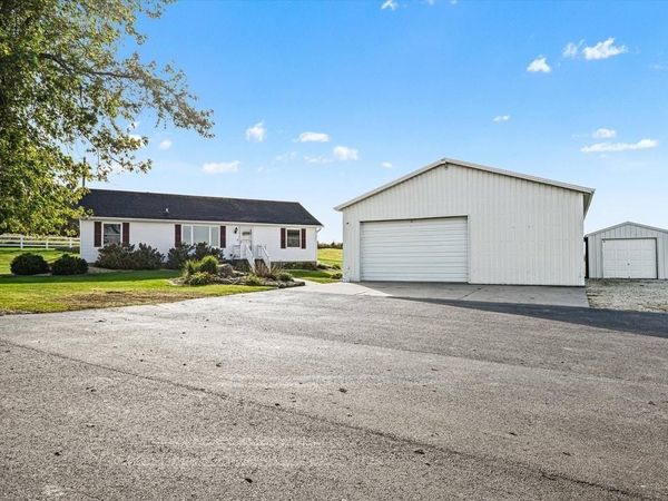 10583 Rte 136 , Dyersville, IA 52040